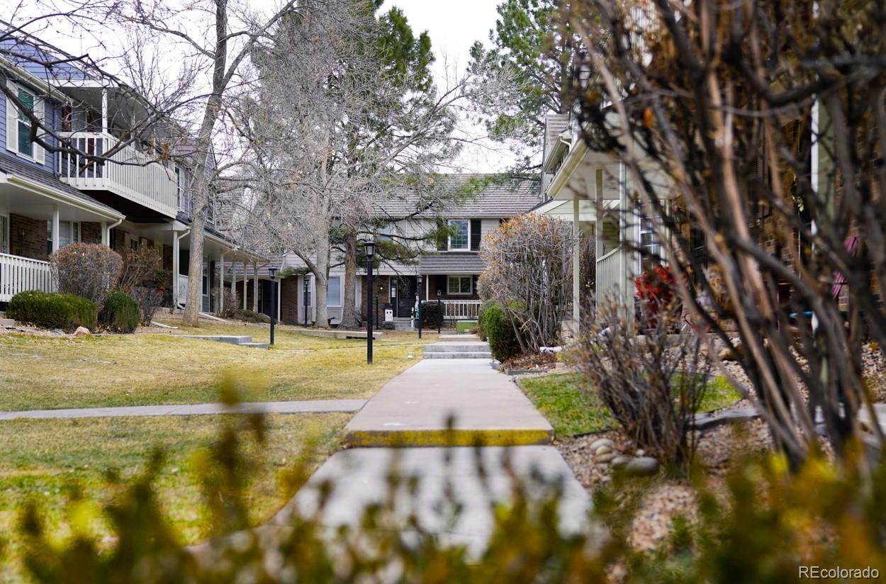 Living in the foothills under 400,000! This lovely updated Red Oak