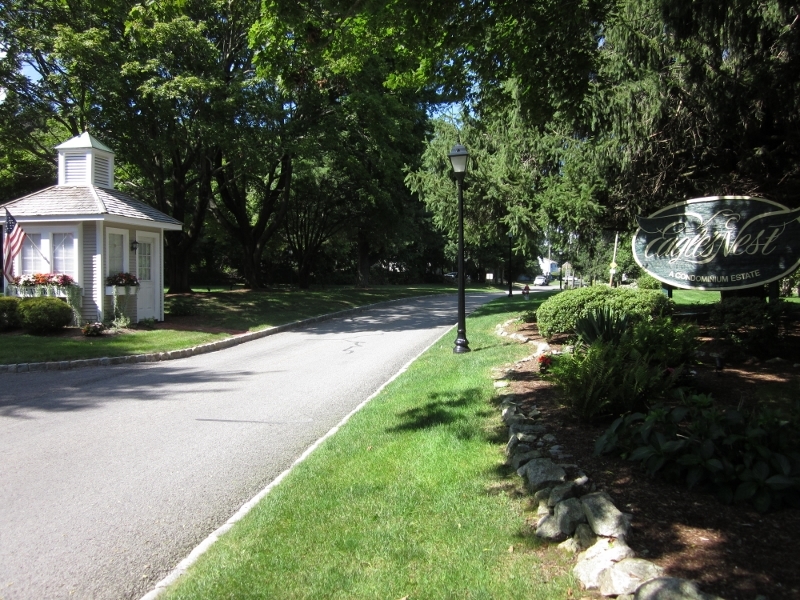 EAGLE'S NEST CONDO FOR SALE 179,900 OPEN HOUSE THIS SATURDAY, 1001